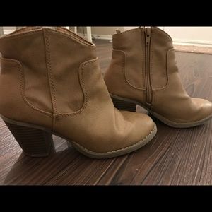 Old Navy-Tan Ankle Booties-Sz 7